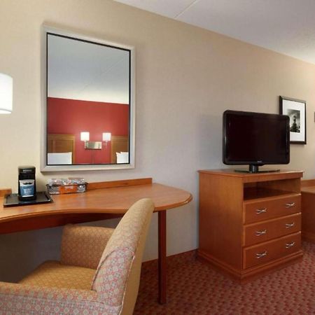Hampton Inn & Suites East Hartford Zewnętrze zdjęcie