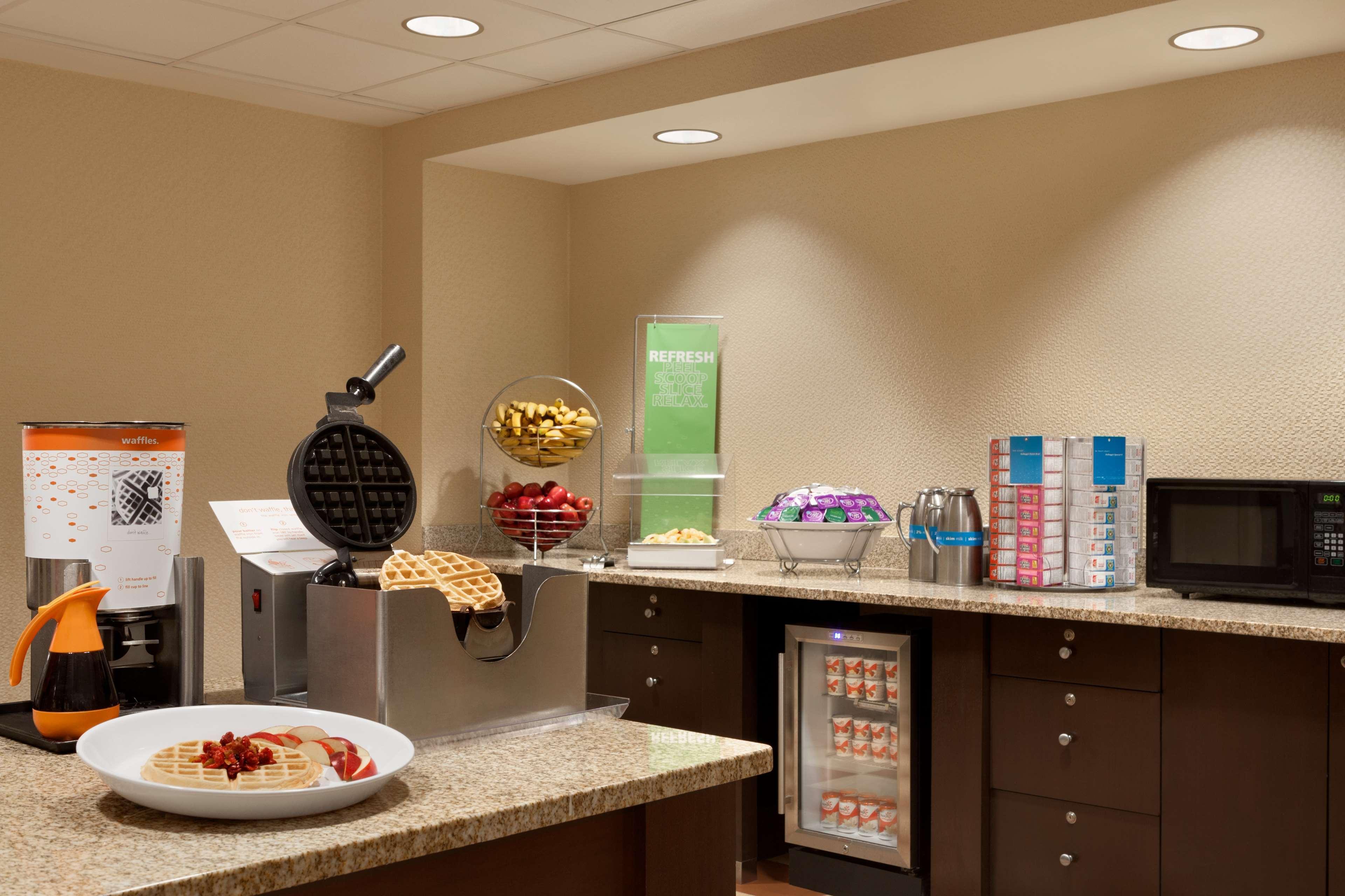 Hampton Inn & Suites East Hartford Zewnętrze zdjęcie