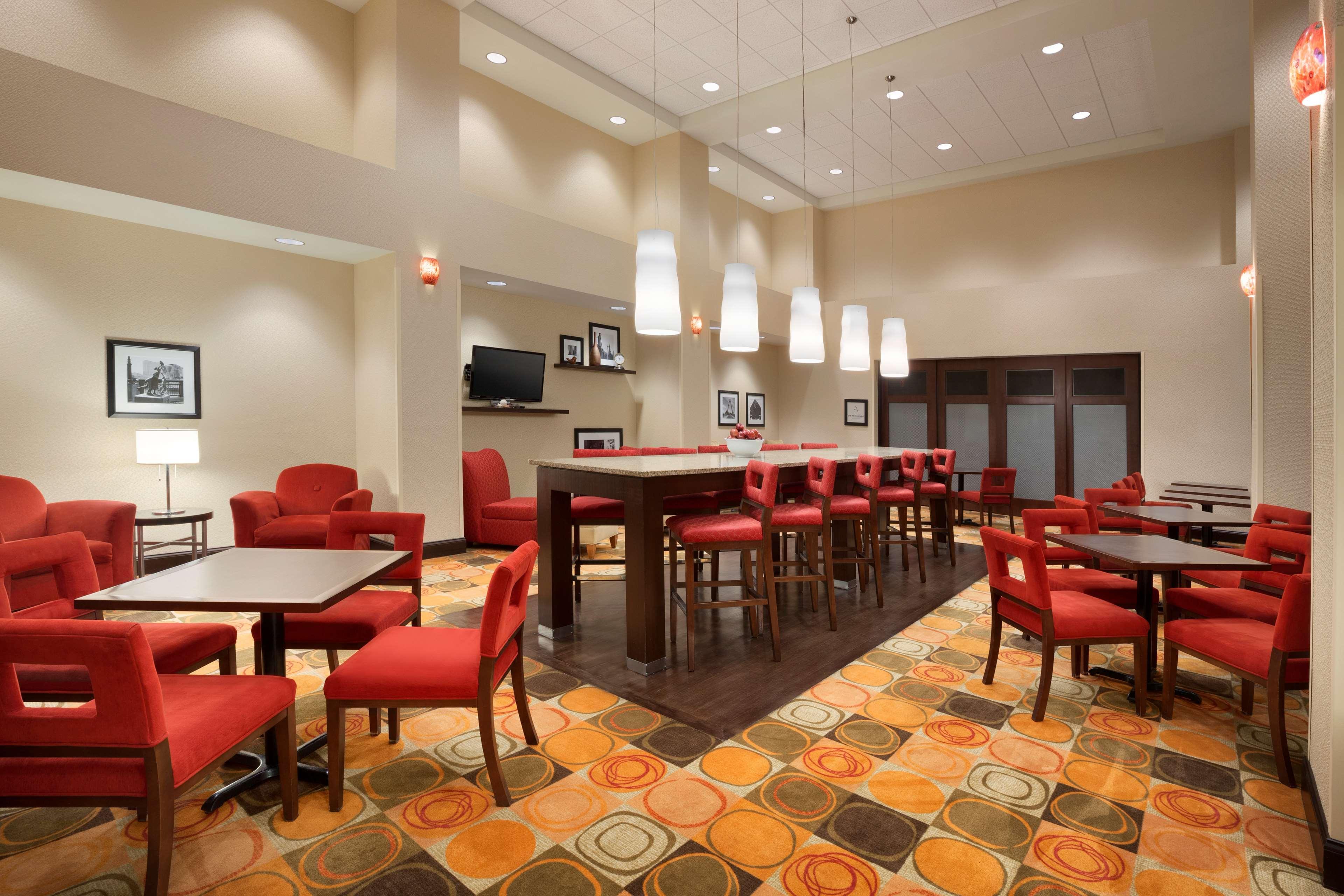 Hampton Inn & Suites East Hartford Zewnętrze zdjęcie