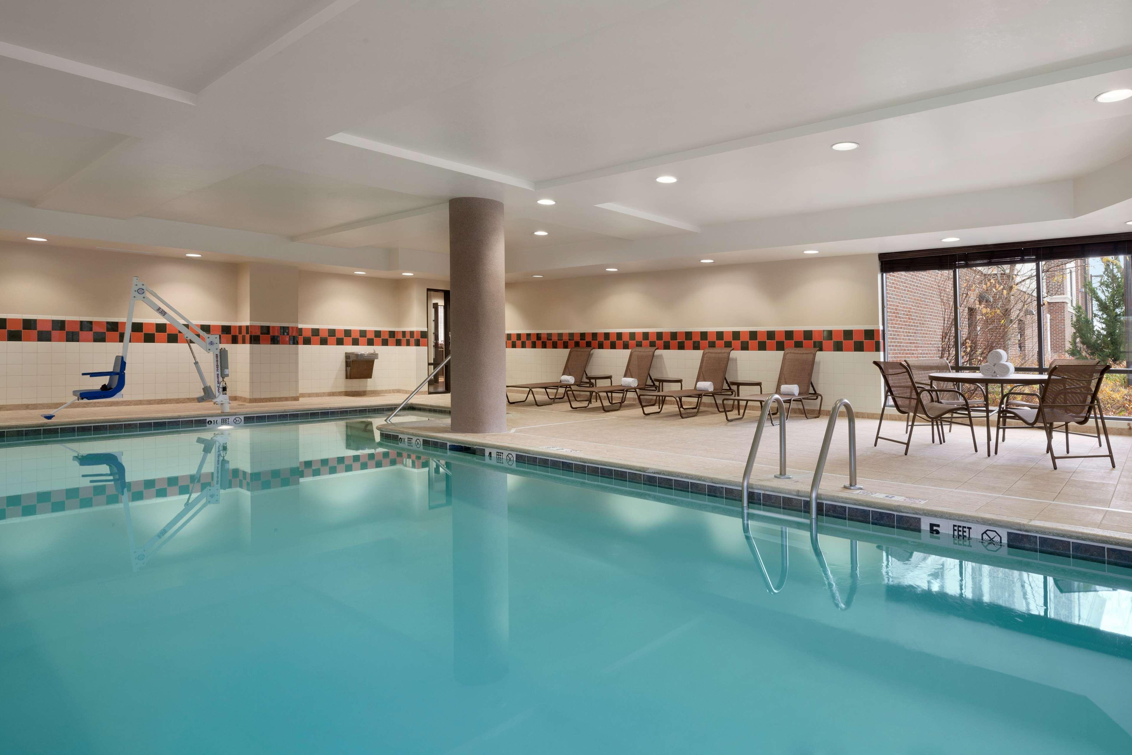 Hampton Inn & Suites East Hartford Zewnętrze zdjęcie