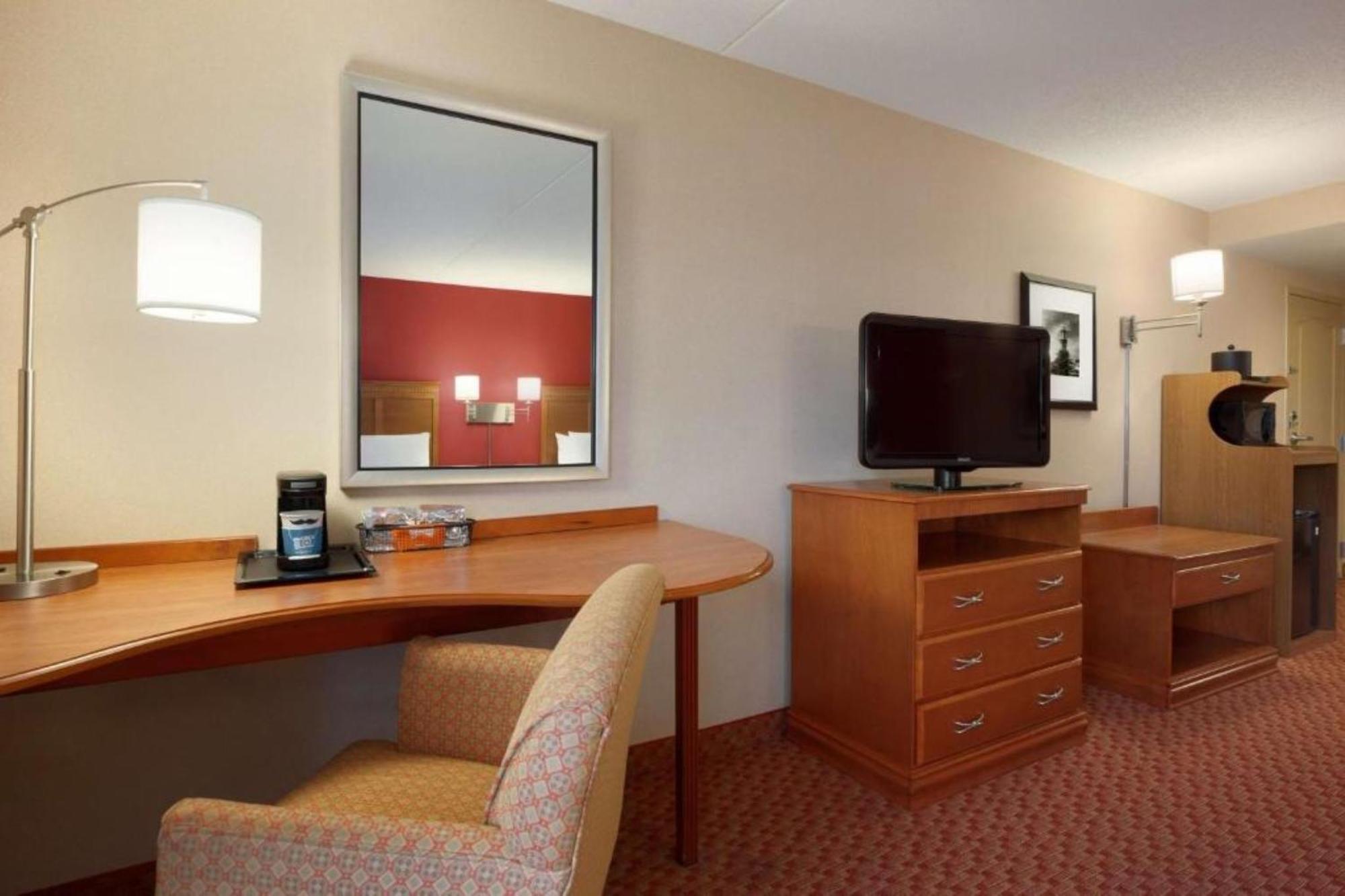 Hampton Inn & Suites East Hartford Zewnętrze zdjęcie