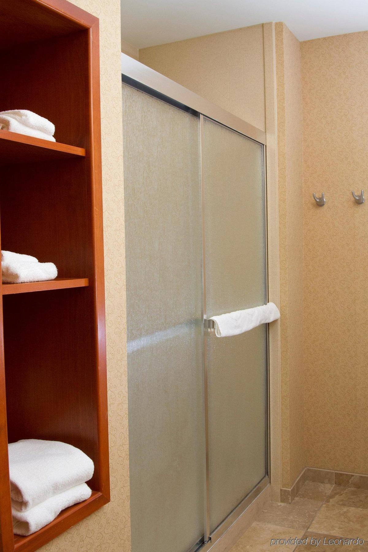 Hampton Inn & Suites East Hartford Zewnętrze zdjęcie